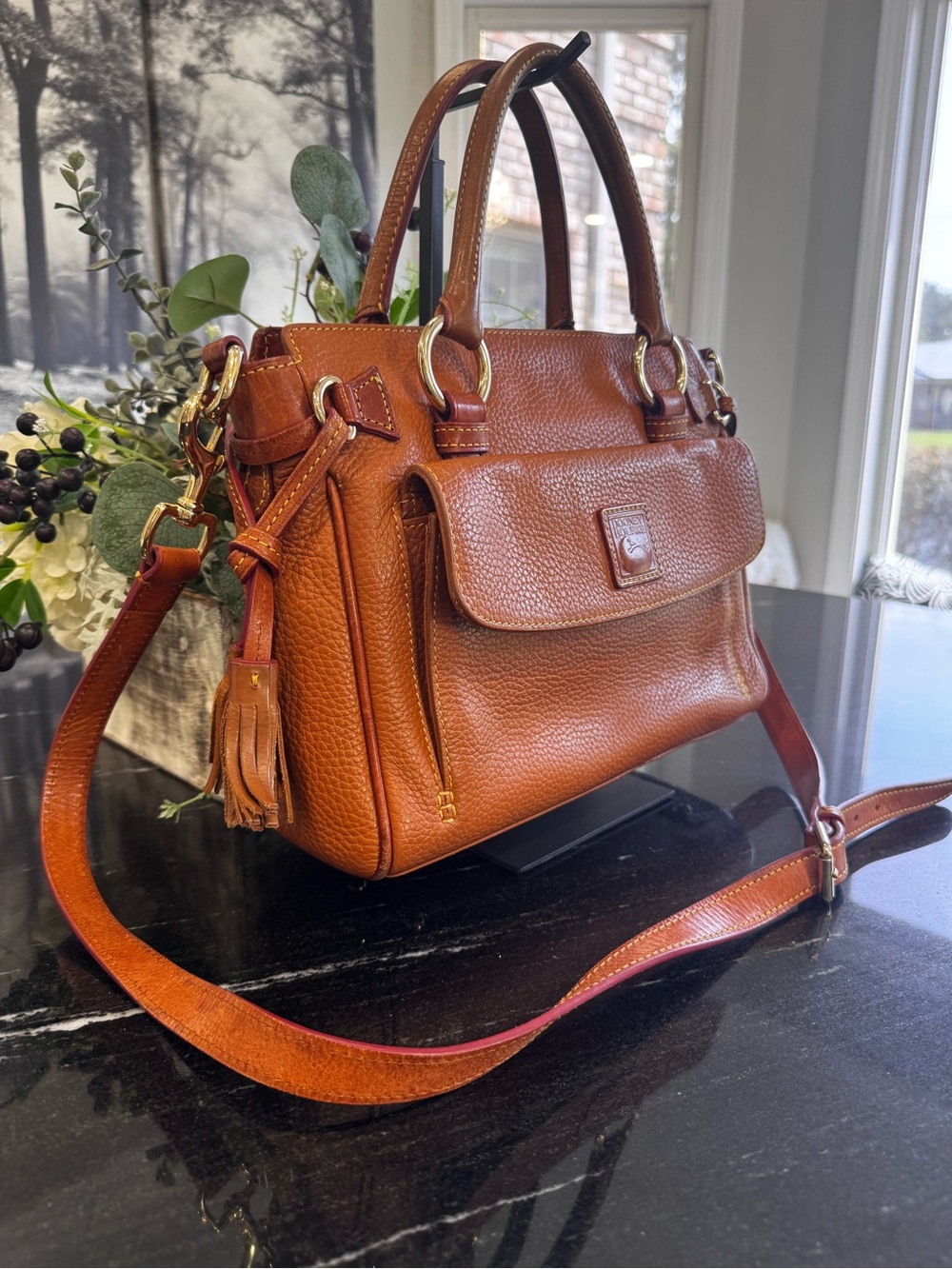 🦆Dooney & Bourke Florentine Pocket Satchel Natural Tan Cognac Leather Crossbody - Picture 3 of 16